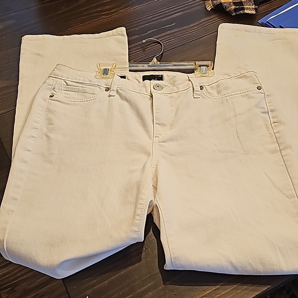 Ladies White a.n.a. a new approach jeans
